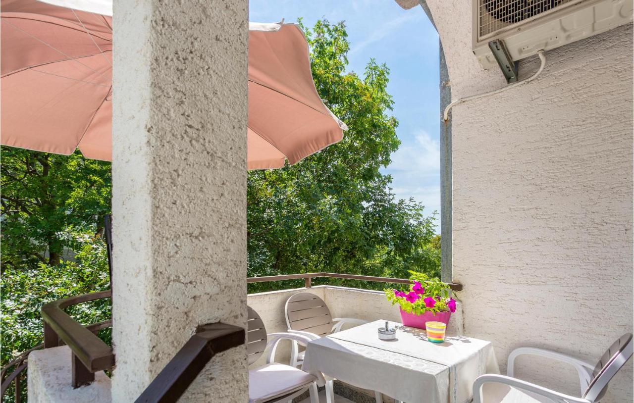 Beautiful Apartment In Omisalj With Kitchen Ngoại thất bức ảnh