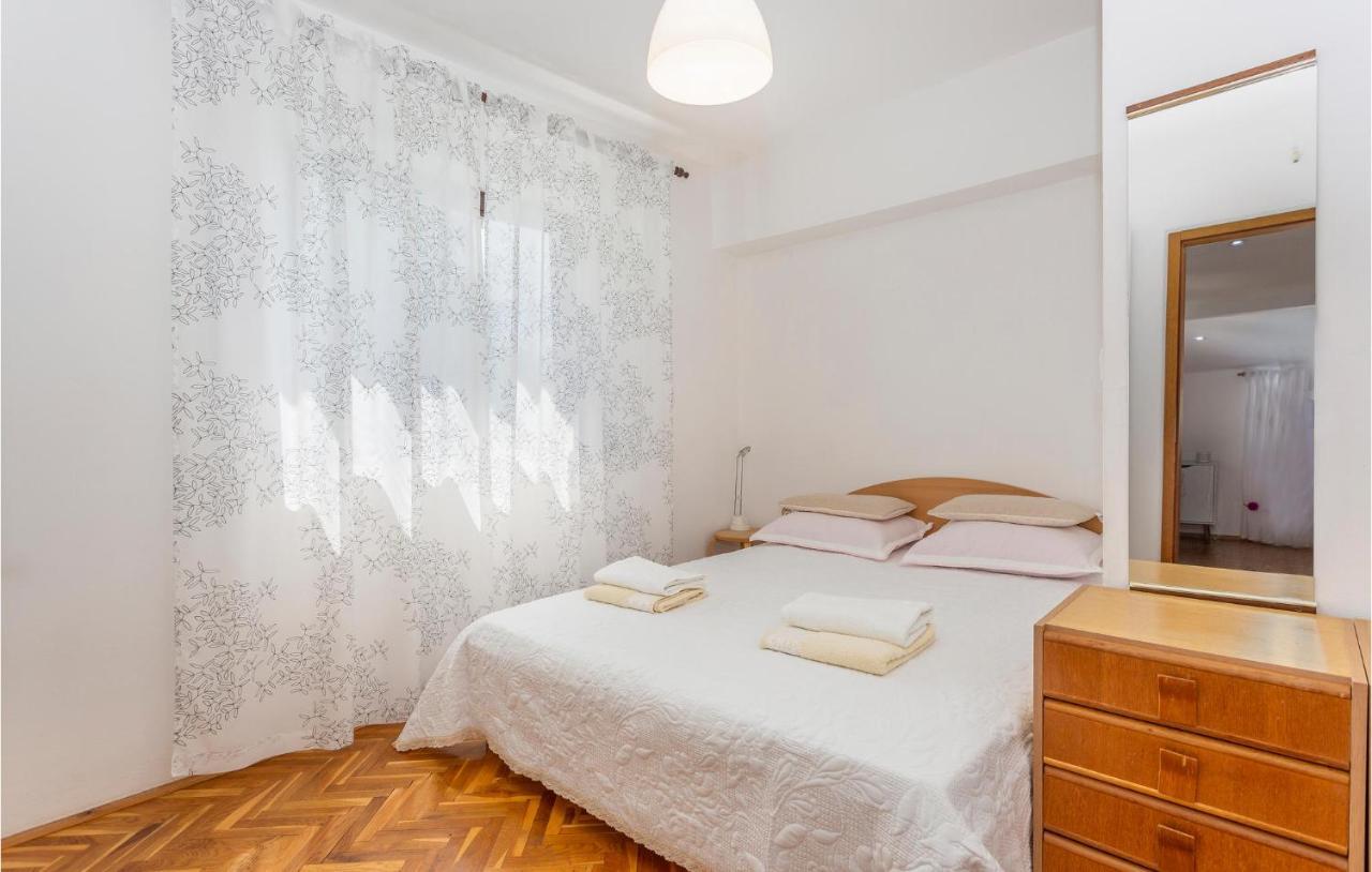 Beautiful Apartment In Omisalj With Kitchen Ngoại thất bức ảnh